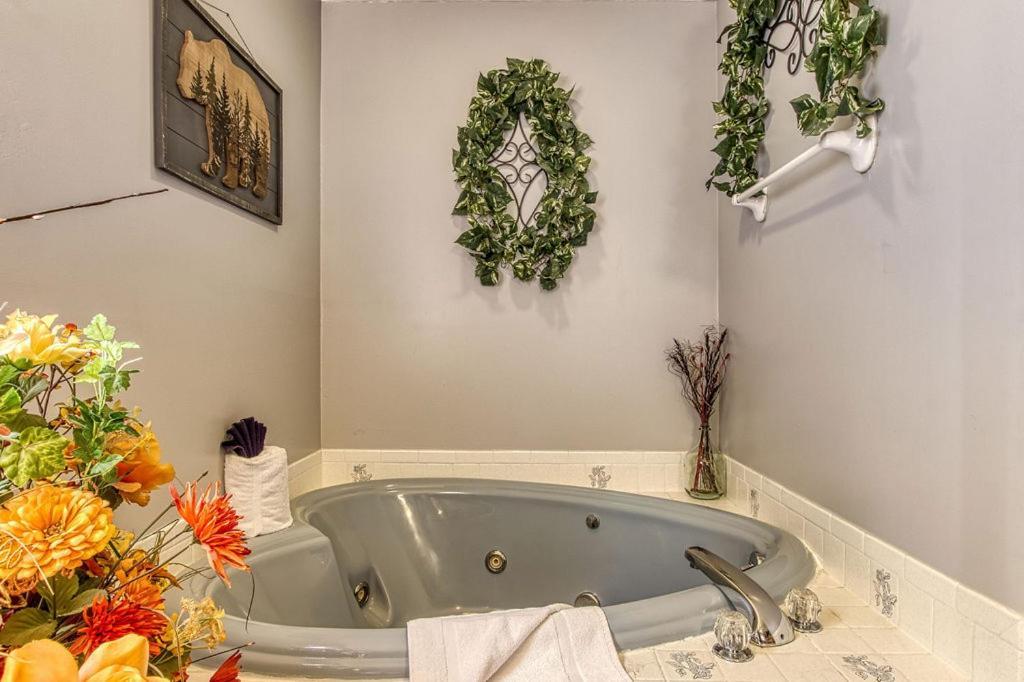 Adalynn'S Mountain Retreat-Hot Tub, 1089 Of Free Tickets For Each Paid Day, Dollywood And More! Pigeon Forge Ngoại thất bức ảnh